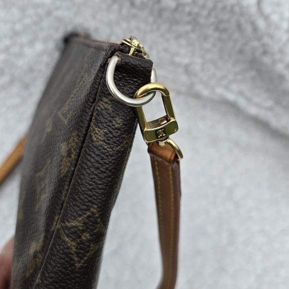 Vintage Louis Vuitton Pochette Accesories Crossbody Bag With Branded Long Strap - Picture 8 of 17